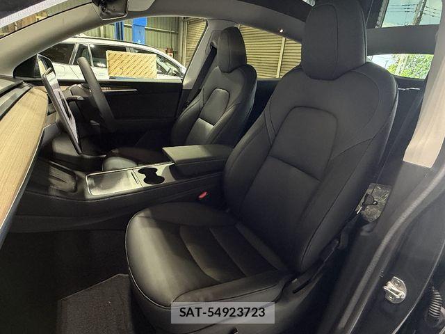 Tesla MODEL Y 2022-10 8210681-4