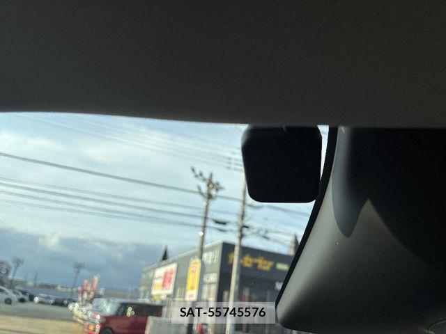 Tesla MODEL Y 2023-07 8210682-19