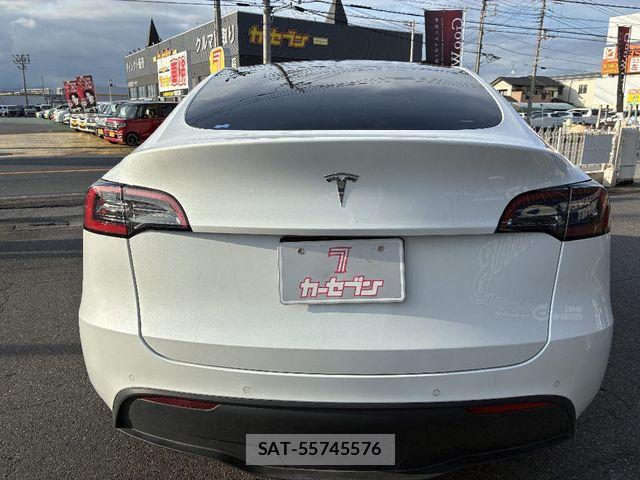 Tesla MODEL Y 2023-07 8210682-26