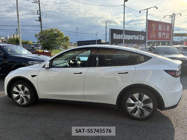 Tesla MODEL Y 2023-07 8210682-28