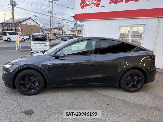 Tesla MODEL Y 2025-06 8232148-2