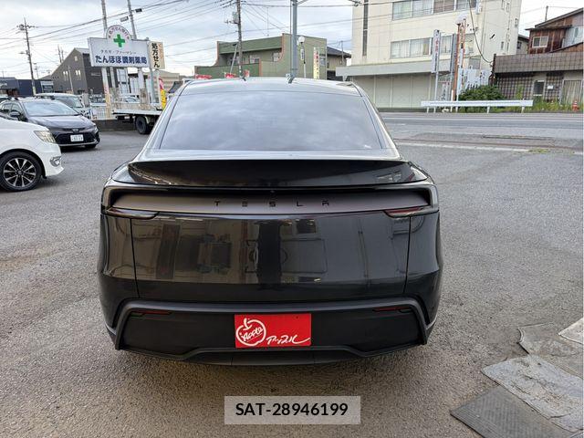 Tesla MODEL Y 2025-06 8232148-4