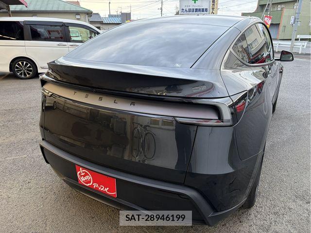 Tesla MODEL Y 2025-06 8232148-5