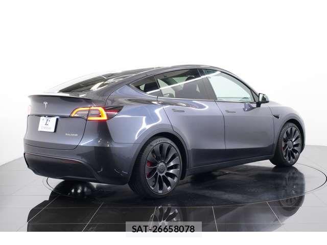 Tesla MODEL Y 2022-11 8232149-1