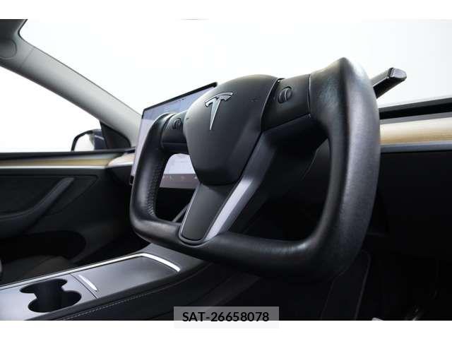 Tesla MODEL Y 2022-11 8232149-3