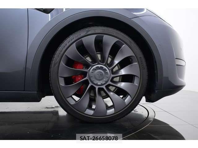 Tesla MODEL Y 2022-11 8232149-7