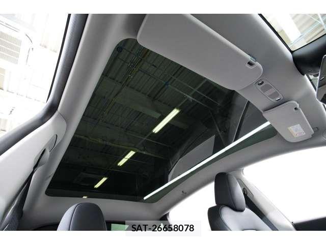 Tesla MODEL Y 2022-11 8232149-8
