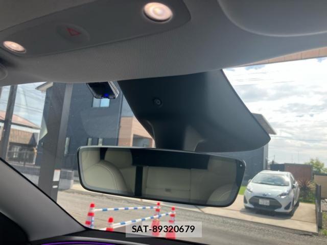 Tesla MODEL Y 2025-09 8317647-13