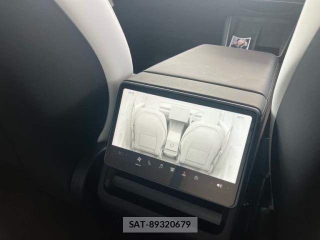 Tesla MODEL Y 2025-09 8317647-19