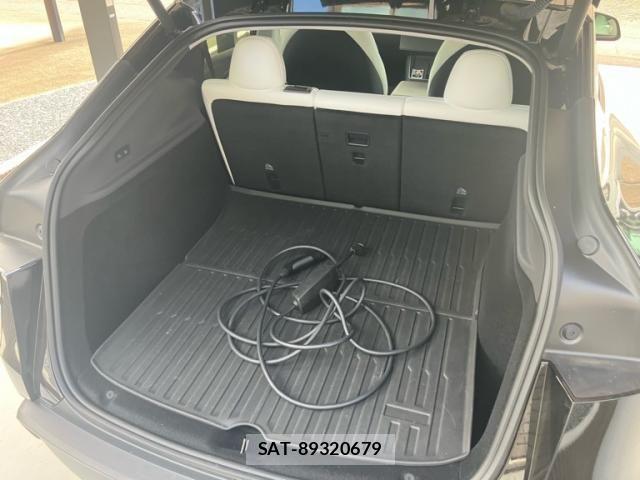 Tesla MODEL Y 2025-09 8317647-20