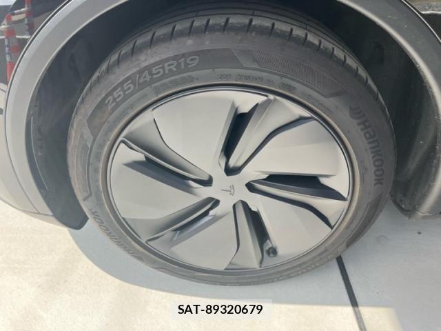 Tesla MODEL Y 2025-09 8317647-7