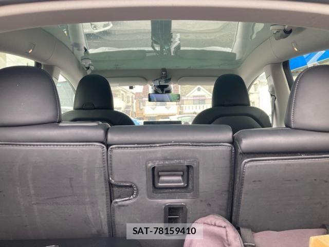 Tesla MODEL Y 2024-03 8317655-10