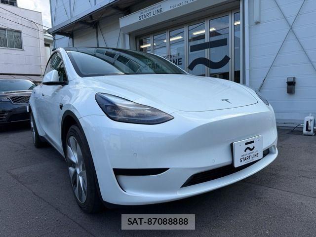 Tesla MODEL Y 2023-04 8317656-0