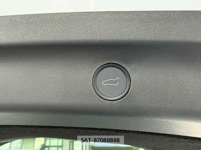 Tesla MODEL Y 2023-04 8317656-14