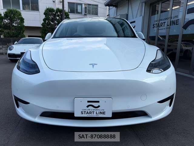 Tesla MODEL Y 2023-04 8317656-1