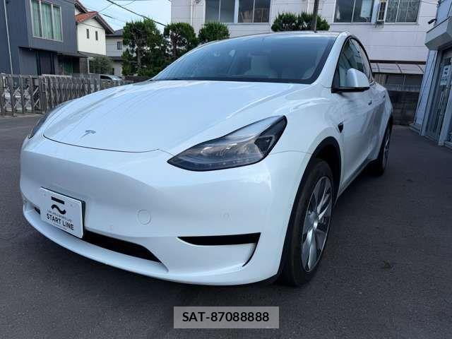 Tesla MODEL Y 2023-04 8317656-2