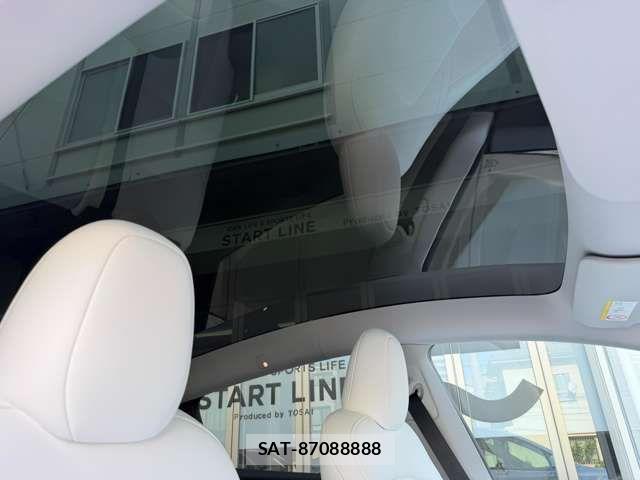 Tesla MODEL Y 2023-04 8317656-6