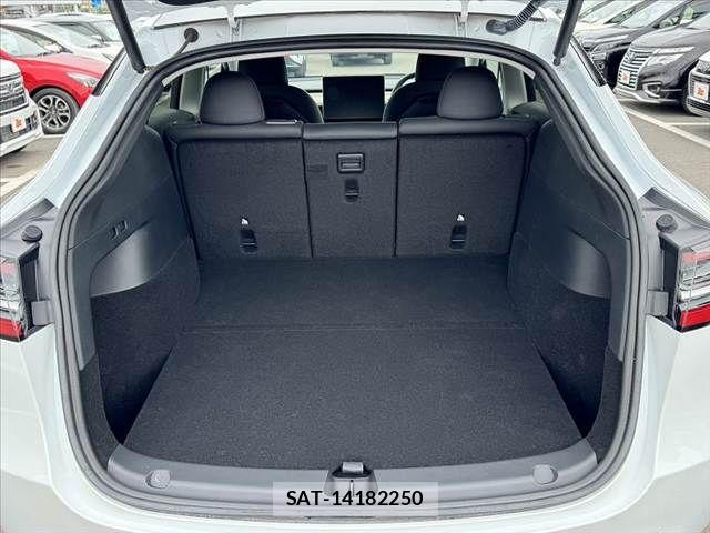 Tesla MODEL Y 2022-12 8355787-18