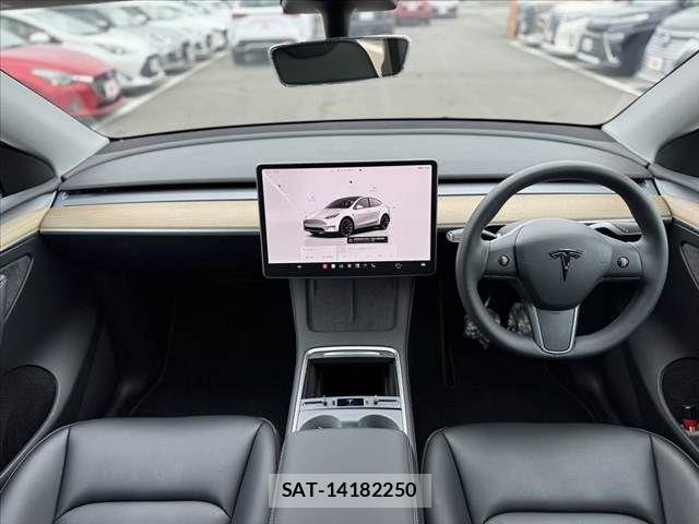 Tesla MODEL Y 2022-12 8355787-1