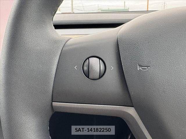 Tesla MODEL Y 2022-12 8355787-24