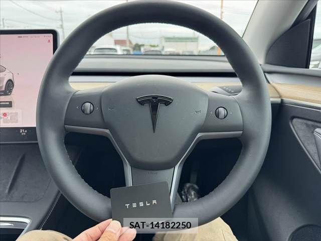 Tesla MODEL Y 2022-12 8355787-6