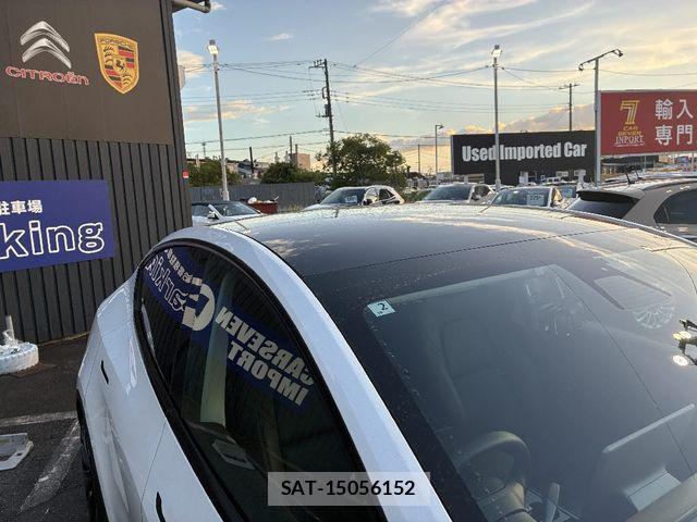 Tesla MODEL Y 2022-11 8369429-18