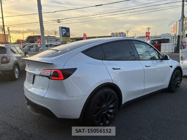 Tesla MODEL Y 2022-11 8369429-1