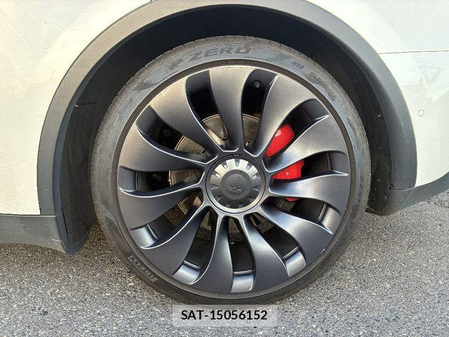 Tesla MODEL Y 2022-11 8369429-20