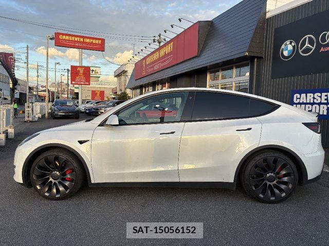 Tesla MODEL Y 2022-11 8369429-26