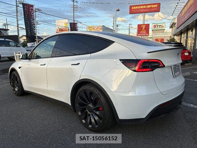 Tesla MODEL Y 2022-11 8369429-28