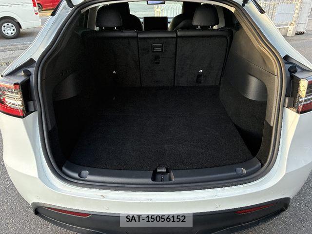 Tesla MODEL Y 2022-11 8369429-5
