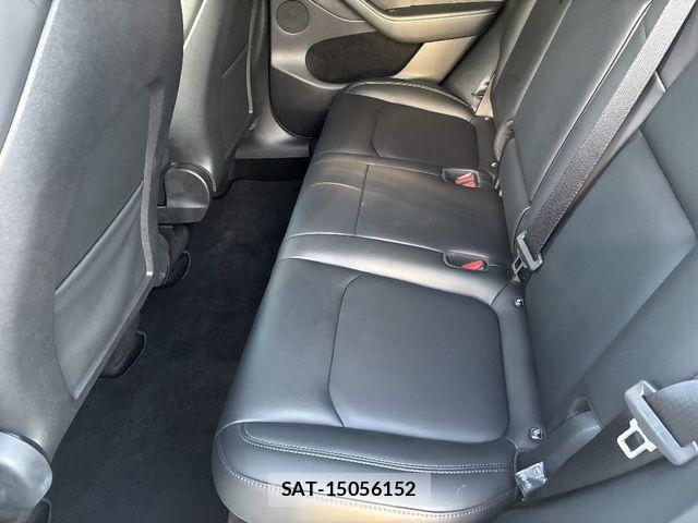Tesla MODEL Y 2022-11 8369429-7