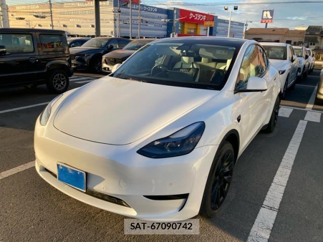 Tesla MODEL Y 2023-03 8369426-0