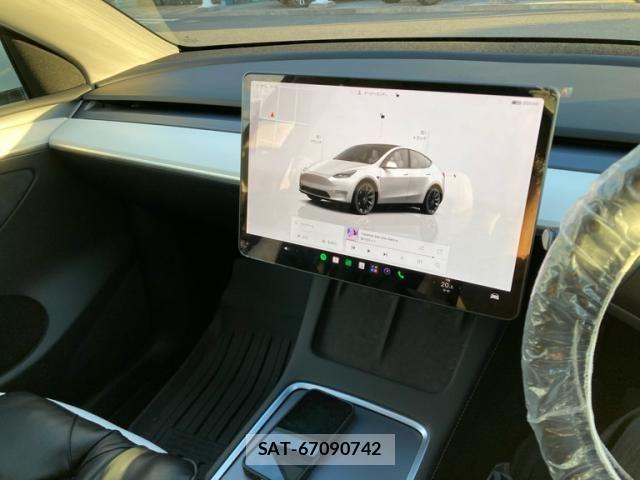 Tesla MODEL Y 2023-03 8369426-16