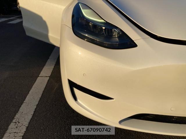 Tesla MODEL Y 2023-03 8369426-21