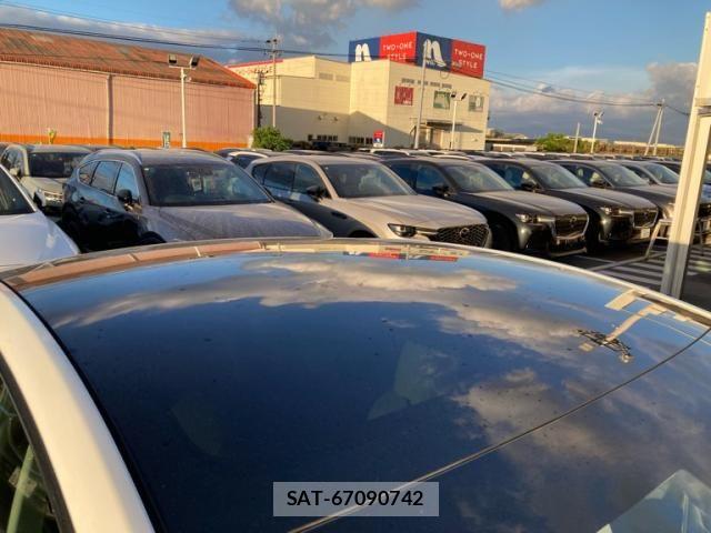 Tesla MODEL Y 2023-03 8369426-2