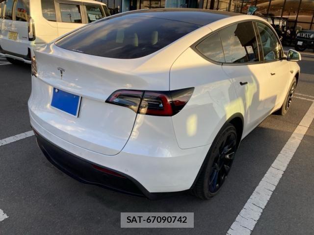 Tesla MODEL Y 2023-03 8369426-8