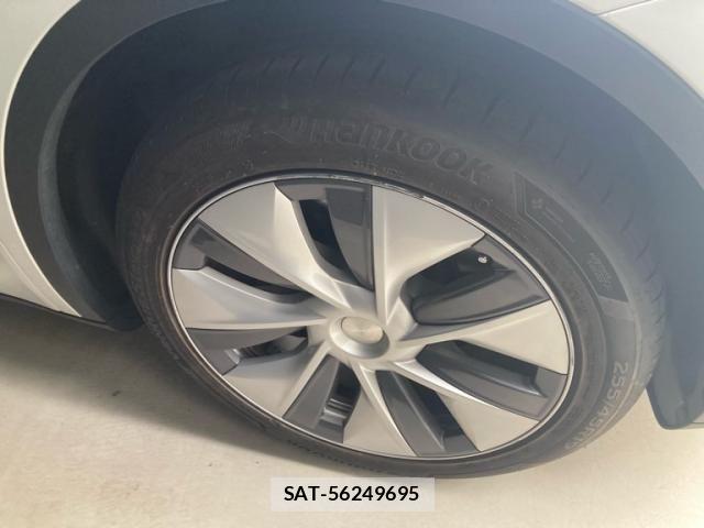Tesla MODEL Y 2023-11 8372290-10