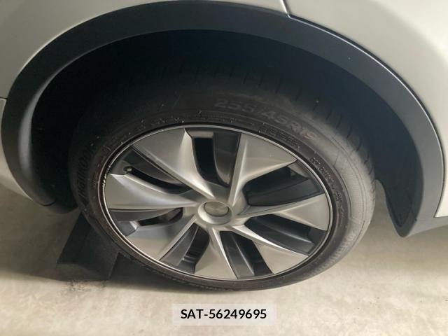 Tesla MODEL Y 2023-11 8372290-11