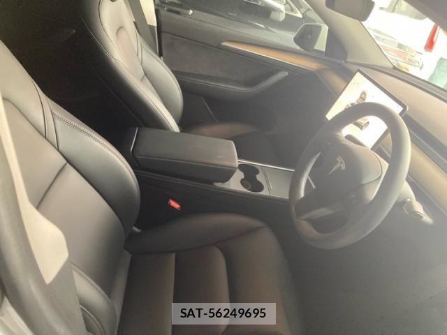 Tesla MODEL Y 2023-11 8372290-17