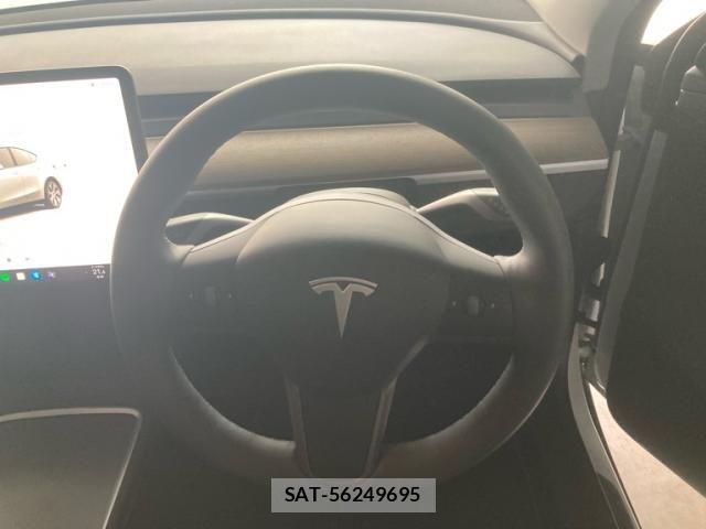Tesla MODEL Y 2023-11 8372290-18