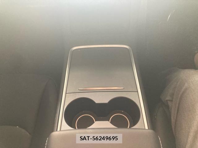 Tesla MODEL Y 2023-11 8372290-22