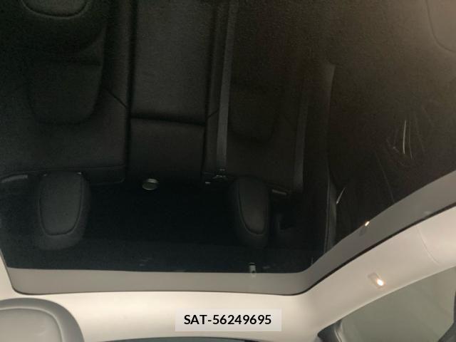 Tesla MODEL Y 2023-11 8372290-24