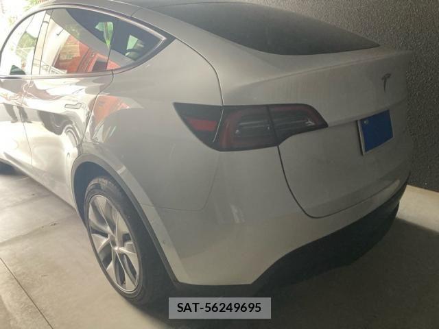 Tesla MODEL Y 2023-11 8372290-5