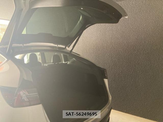 Tesla MODEL Y 2023-11 8372290-7