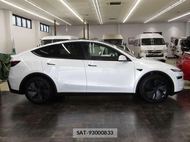 Tesla MODEL Y 2025-12 8415475-22