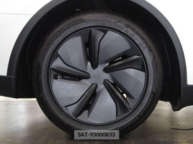 Tesla MODEL Y 2025-12 8415475-23