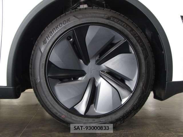 Tesla MODEL Y 2025-12 8415475-24