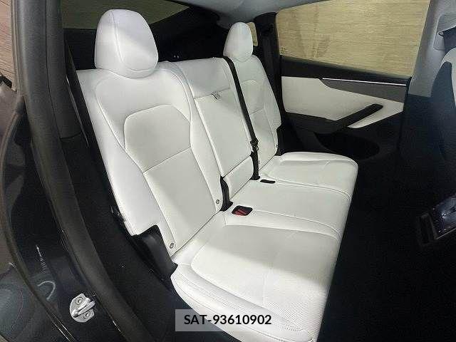 Tesla MODEL Y 2025-09 8486180-11