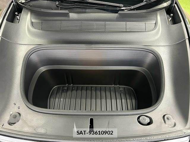 Tesla MODEL Y 2025-09 8486180-12